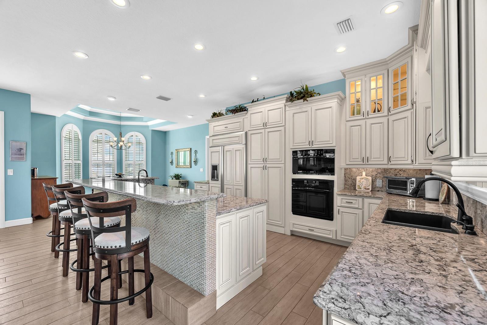 Image 56 of 93 For 9425 Oak Street