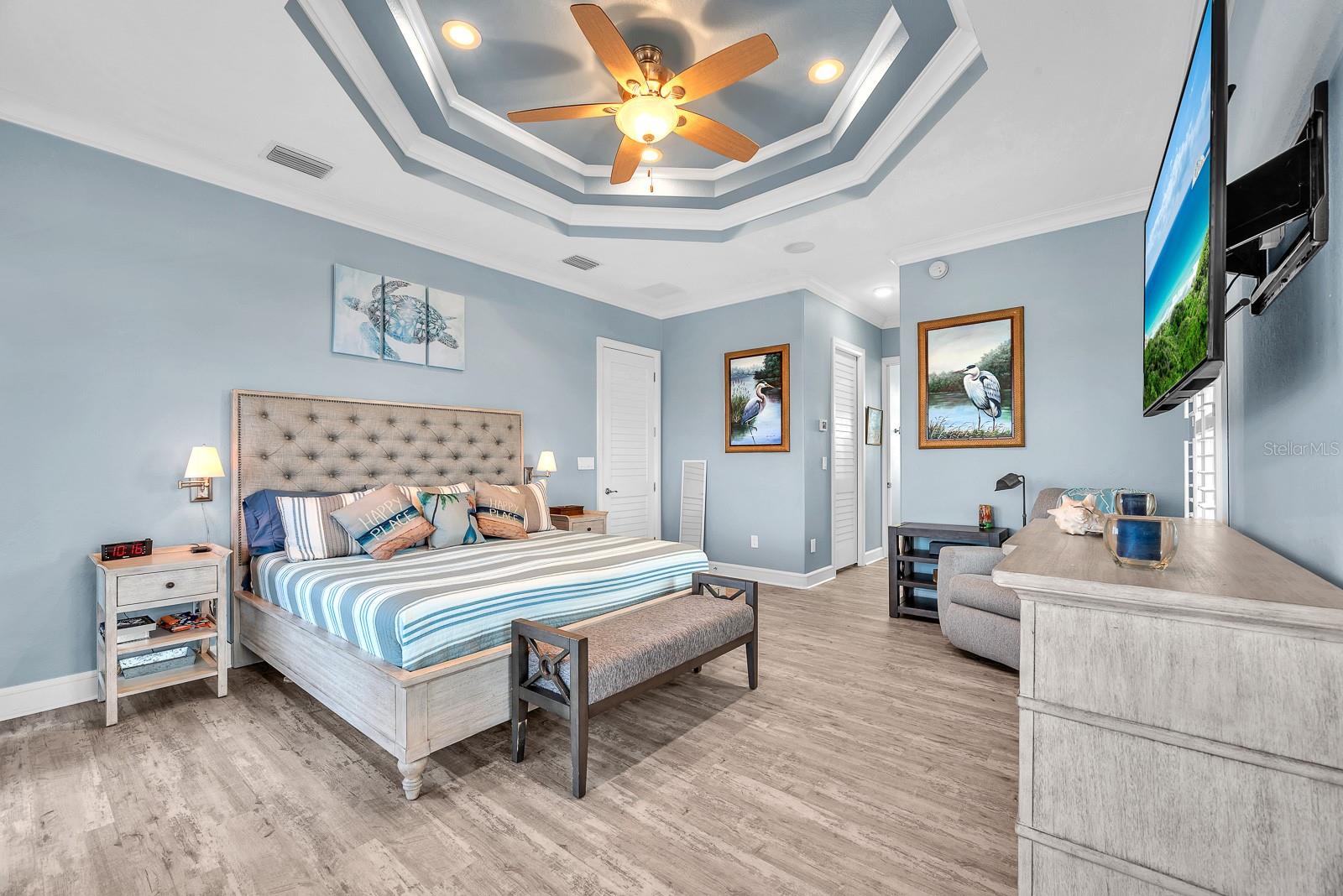 Image 73 of 93 For 9425 Oak Street