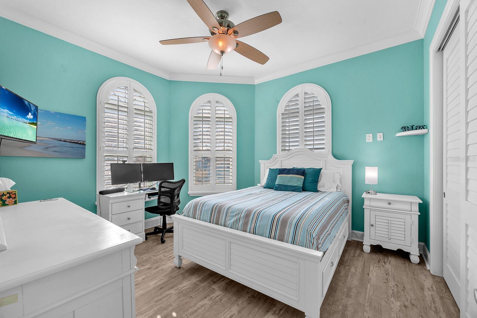 Image 76 of 93 For 9425 Oak Street