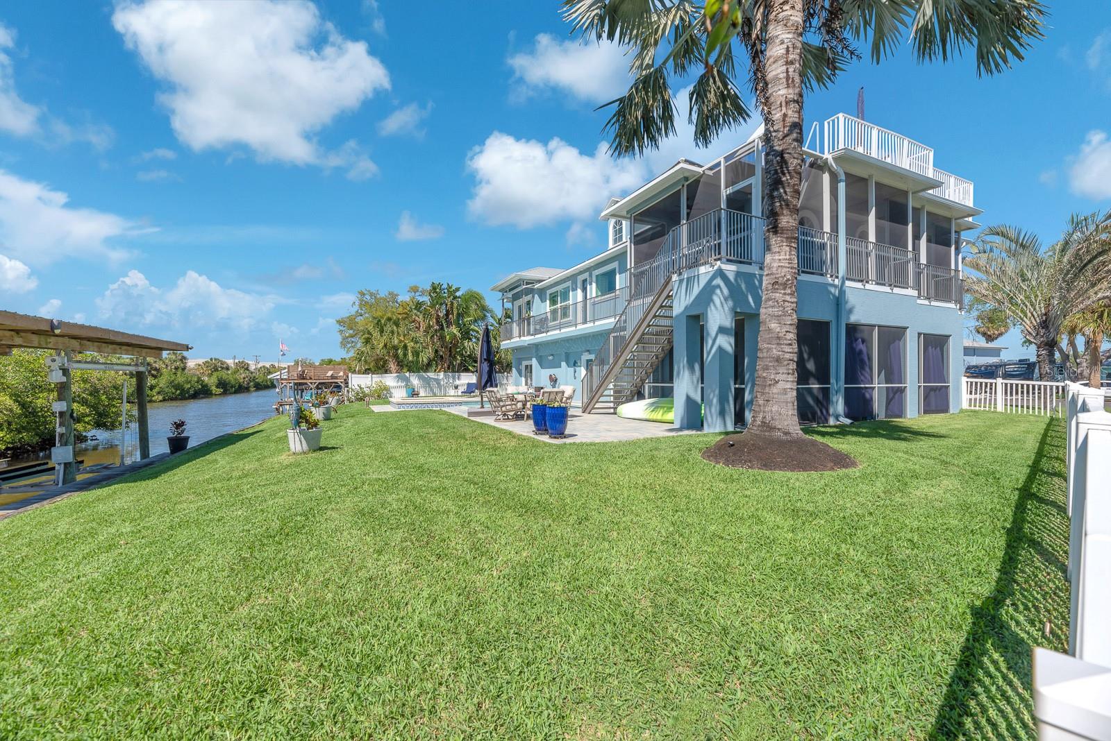 Image 9 of 93 For 9425 Oak Street