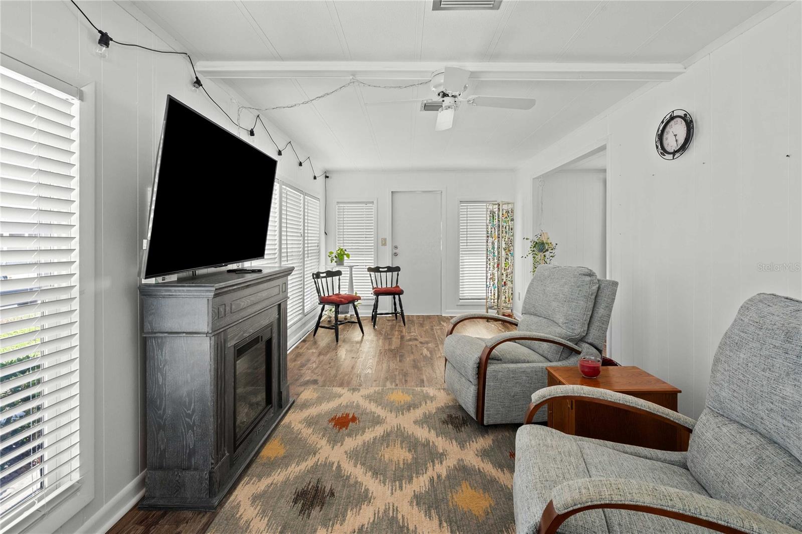 Image 14 of 66 For 36701 Grace Avenue