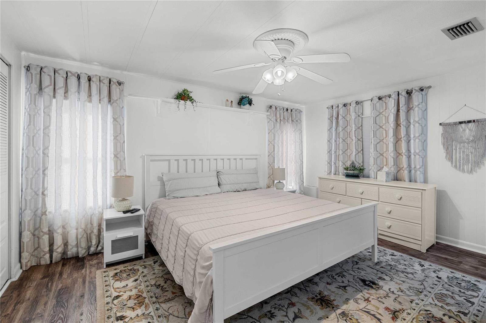 Image 18 of 66 For 36701 Grace Avenue