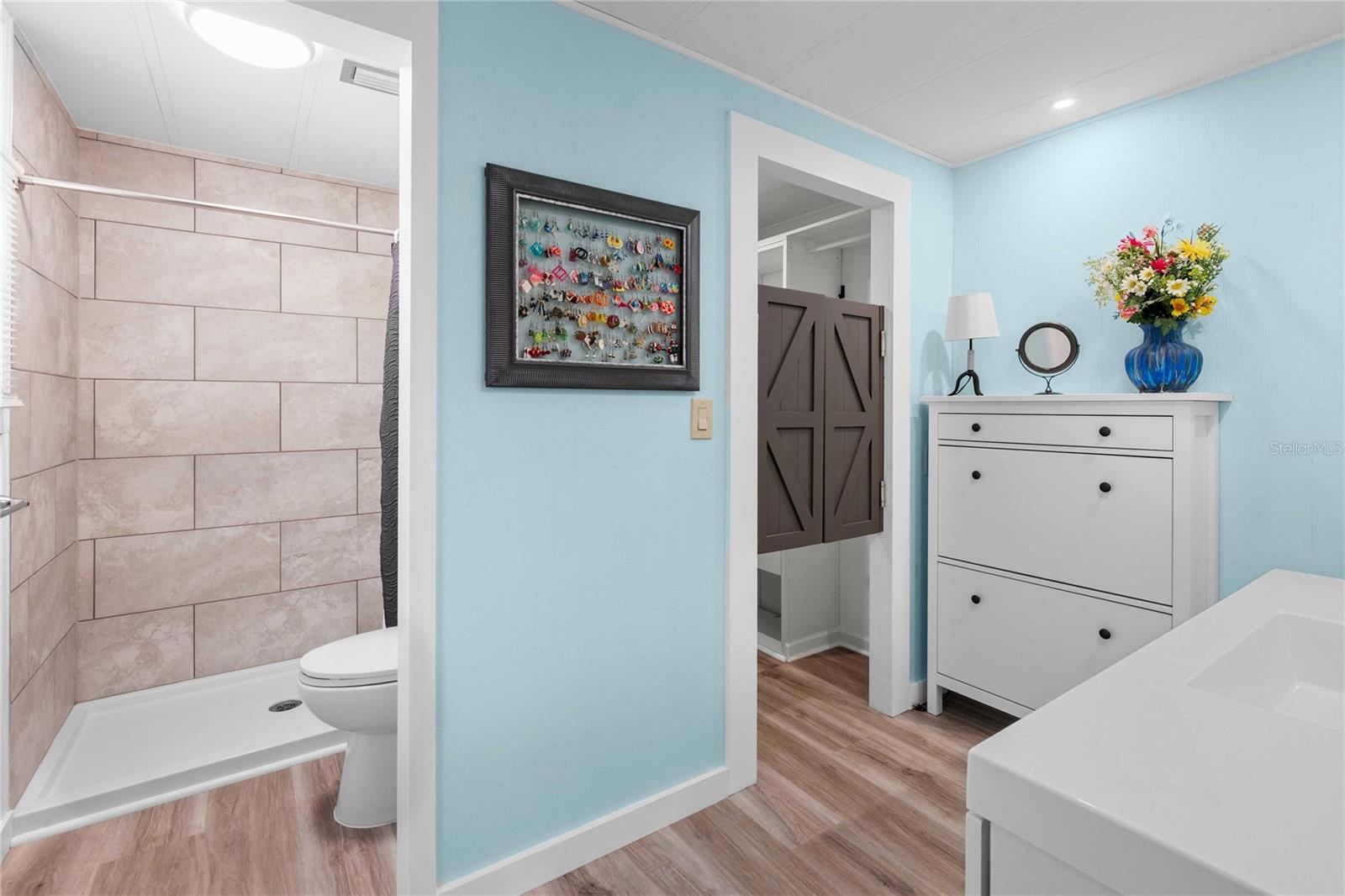 Image 21 of 66 For 36701 Grace Avenue