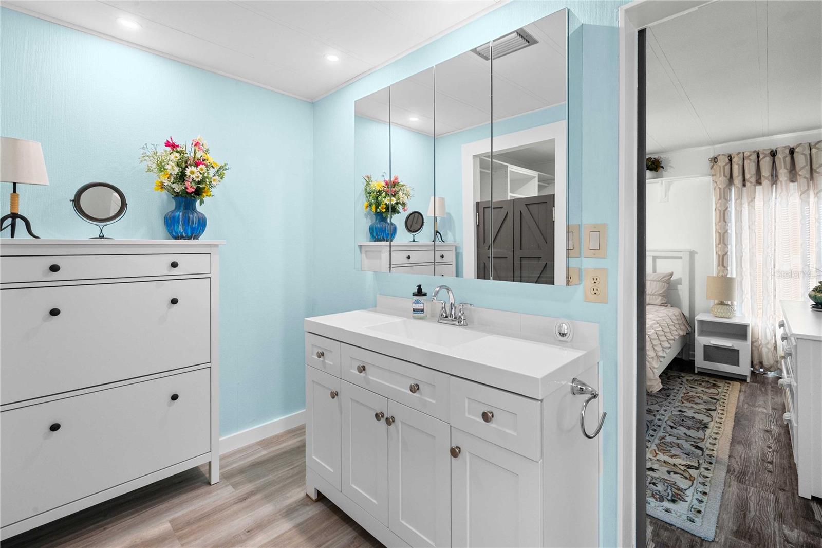 Image 22 of 66 For 36701 Grace Avenue