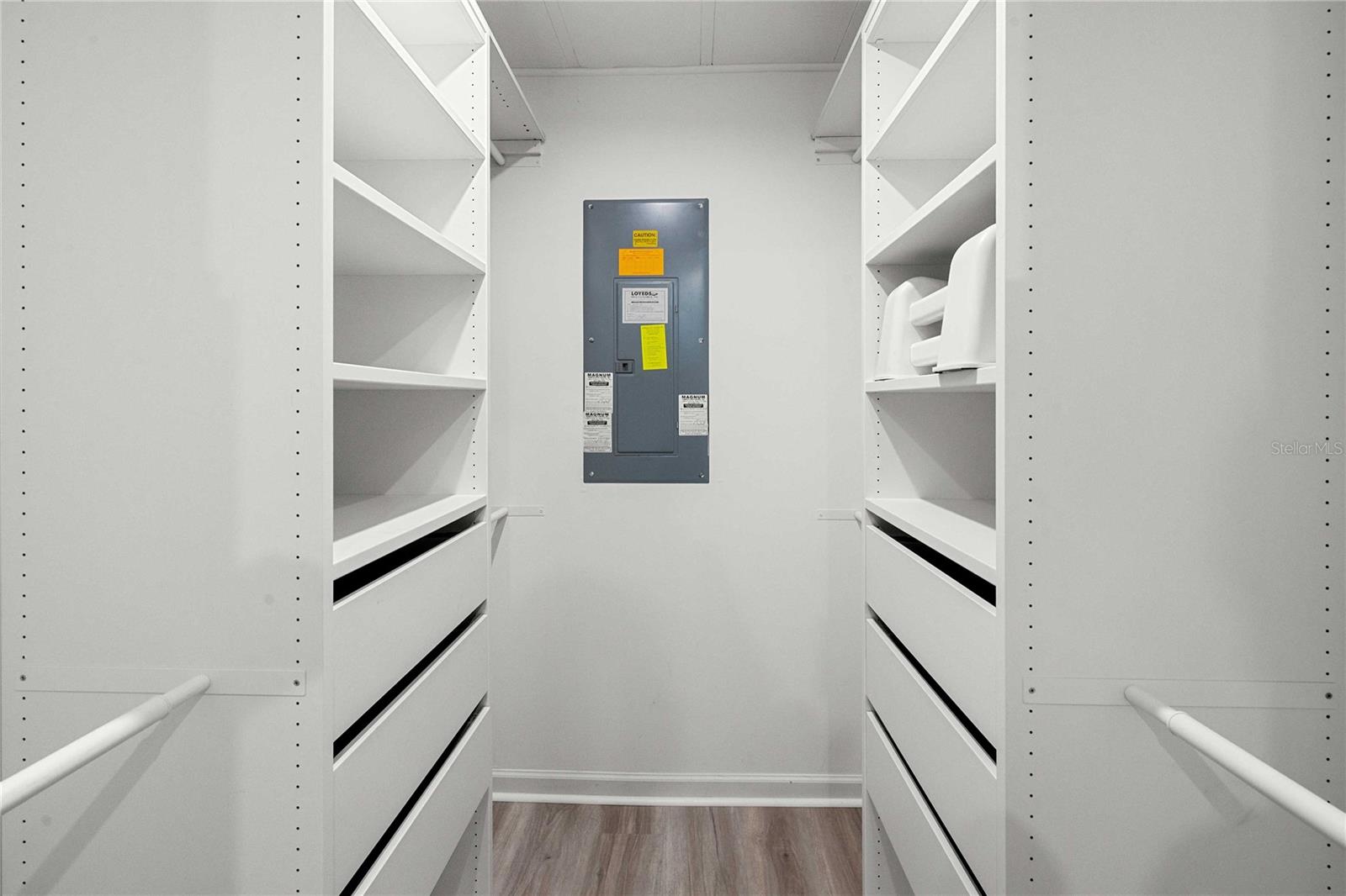 Image 23 of 66 For 36701 Grace Avenue