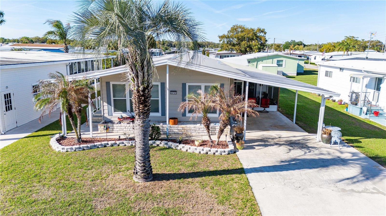 Image 4 of 66 For 36701 Grace Avenue