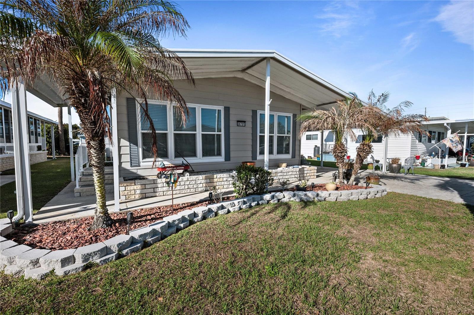 Image 5 of 66 For 36701 Grace Avenue