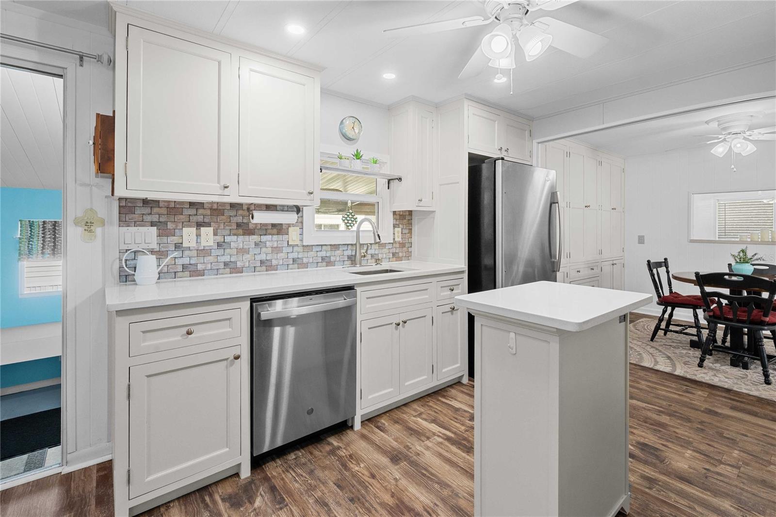 Image 6 of 66 For 36701 Grace Avenue