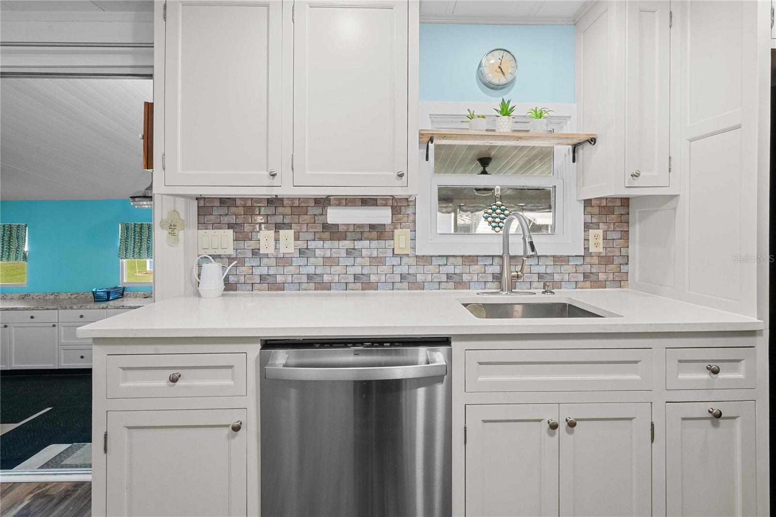 Image 7 of 66 For 36701 Grace Avenue