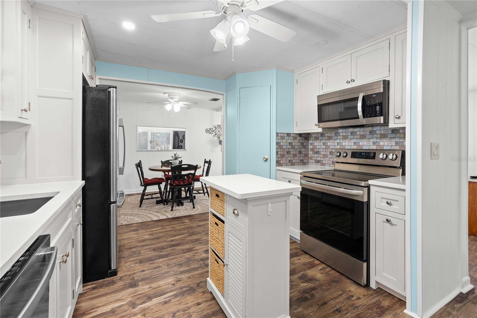 Image 9 of 66 For 36701 Grace Avenue