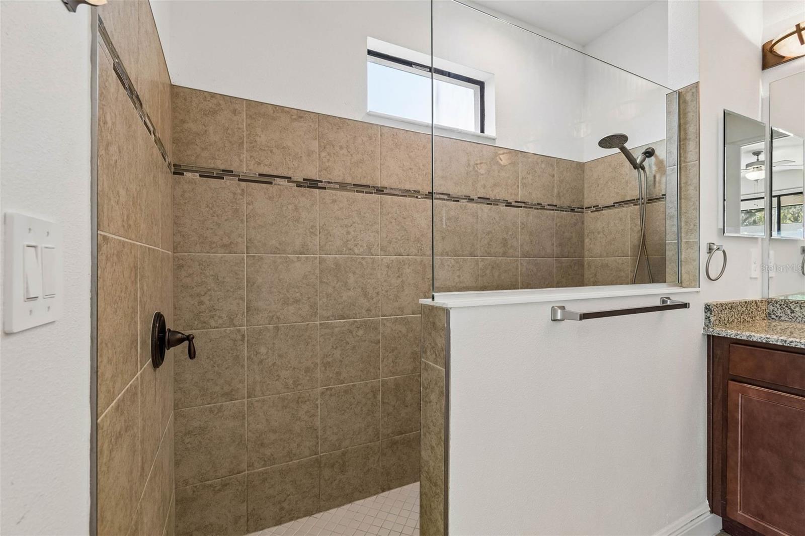 Image 17 of 71 For 1214 Florablu Drive