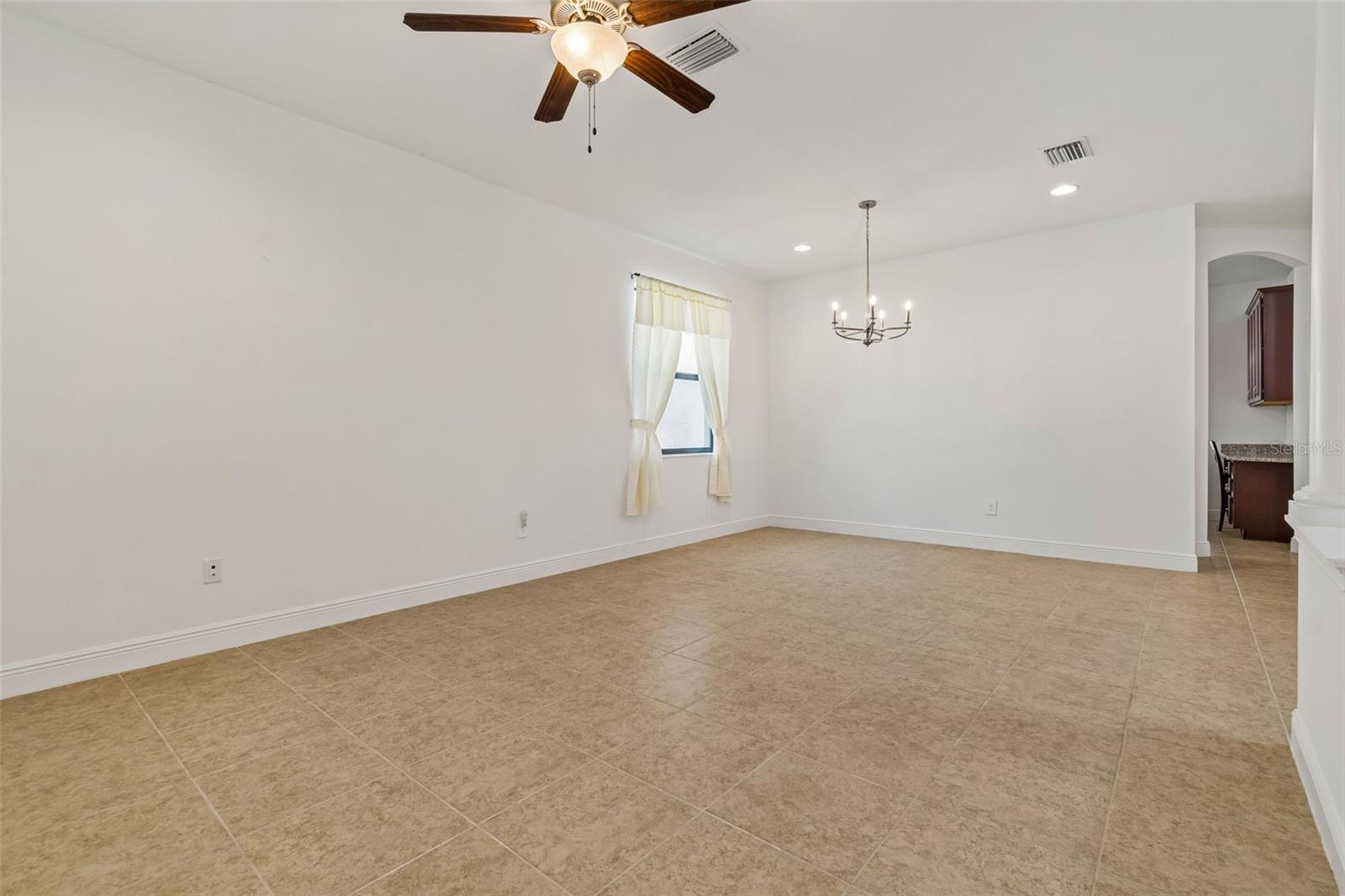 Image 6 of 71 For 1214 Florablu Drive