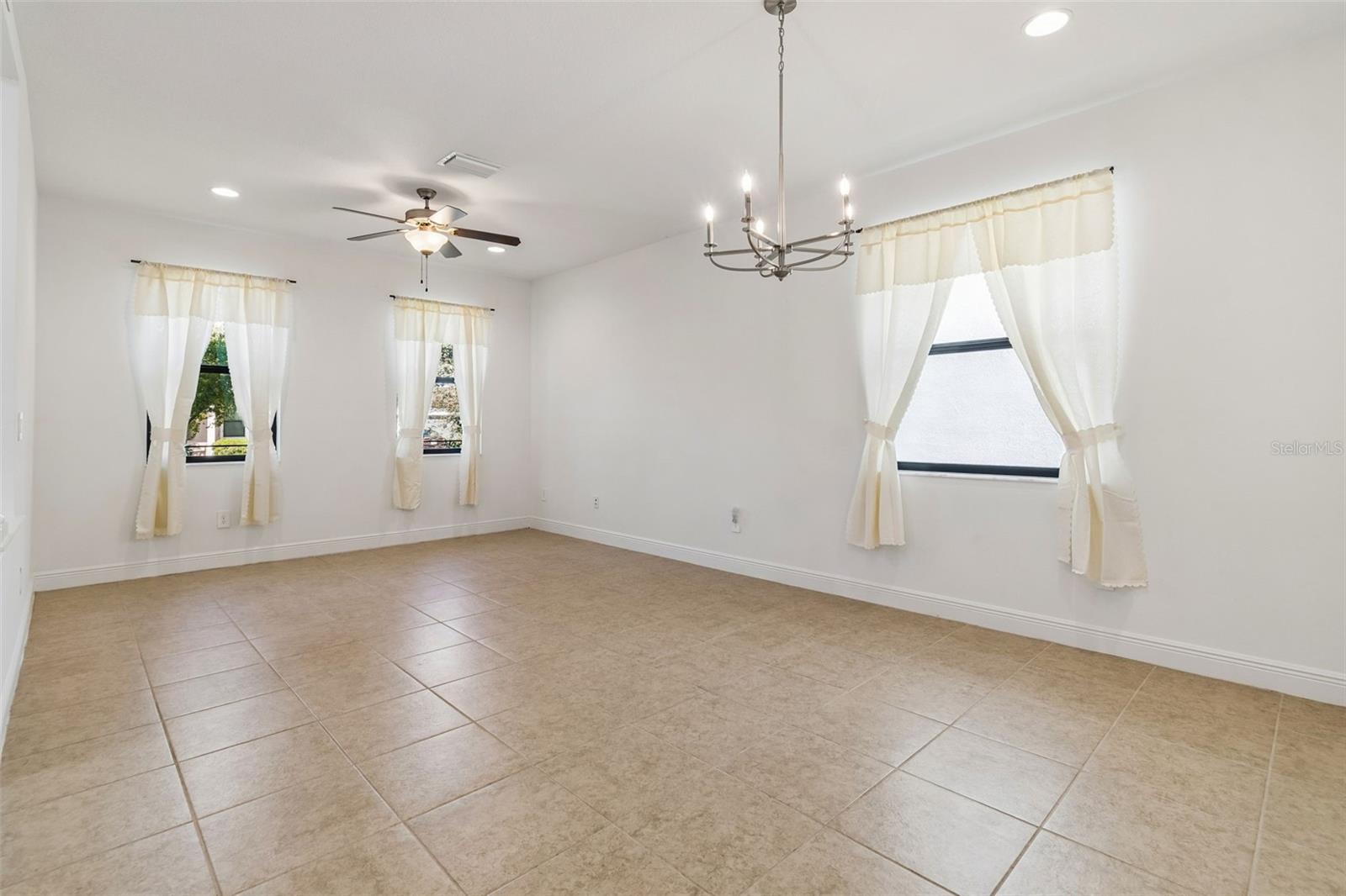 Image 8 of 71 For 1214 Florablu Drive