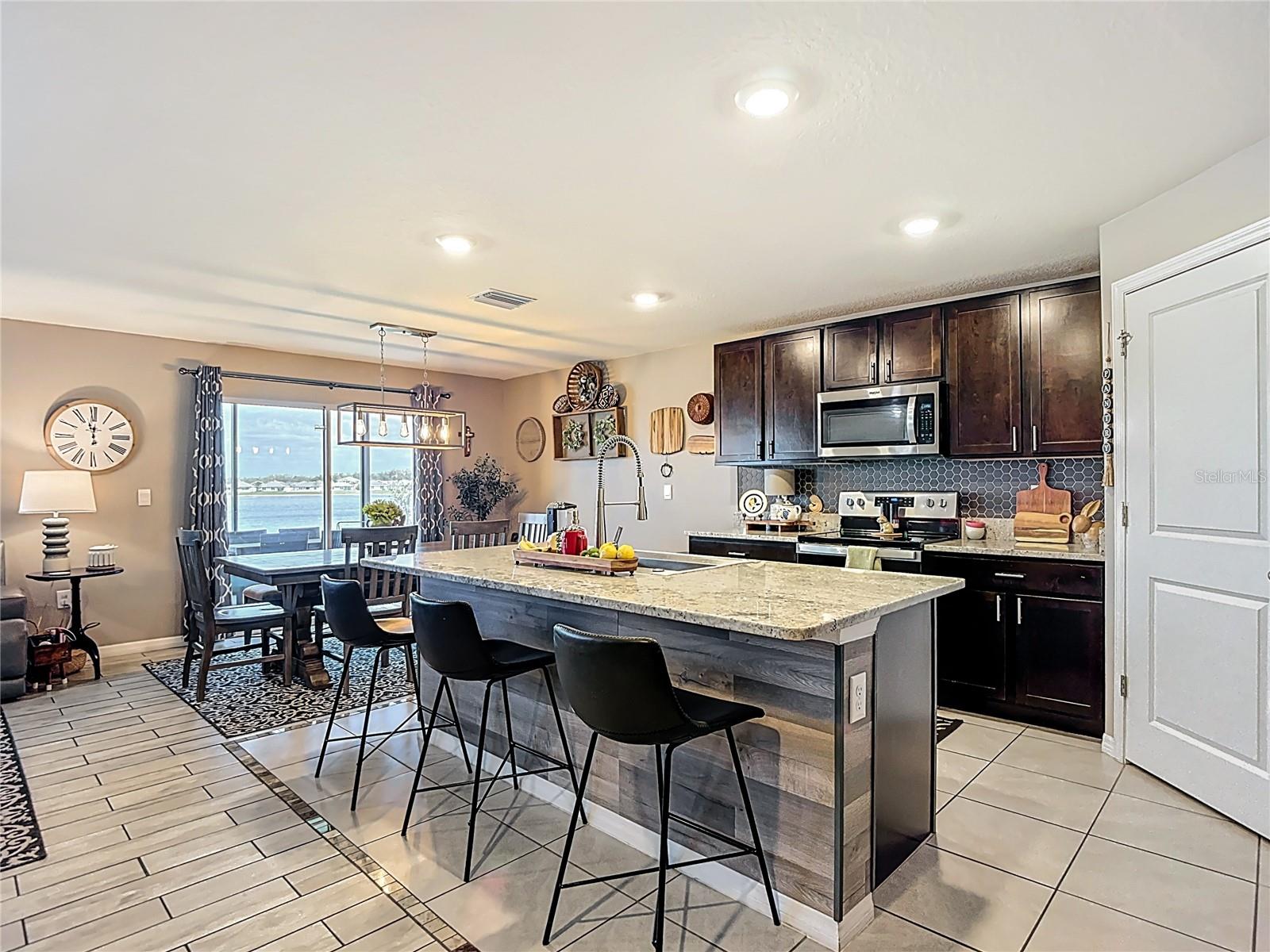 Image 11 of 86 For 38287 Sonnet Landing Avenue