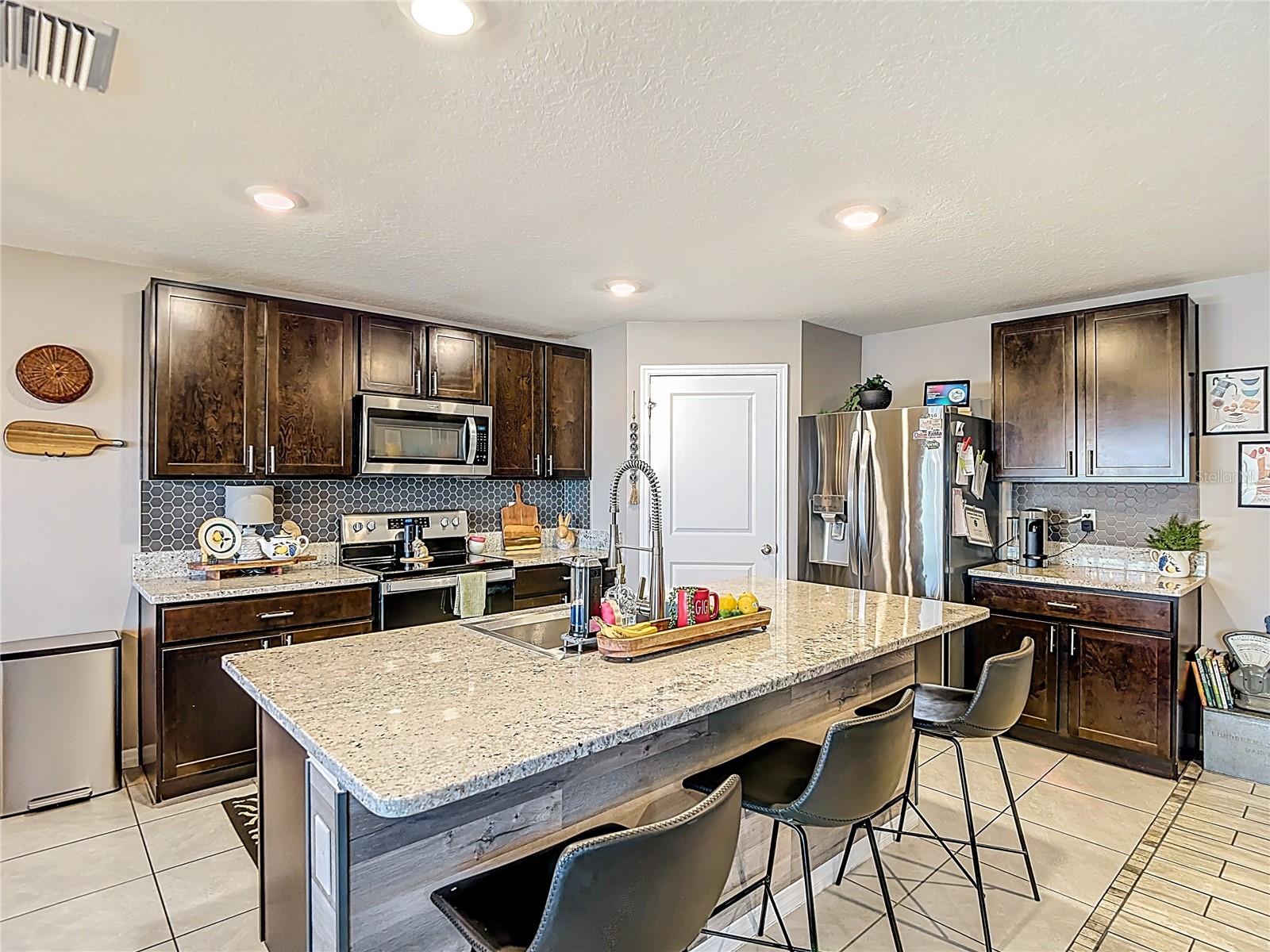 Image 18 of 86 For 38287 Sonnet Landing Avenue