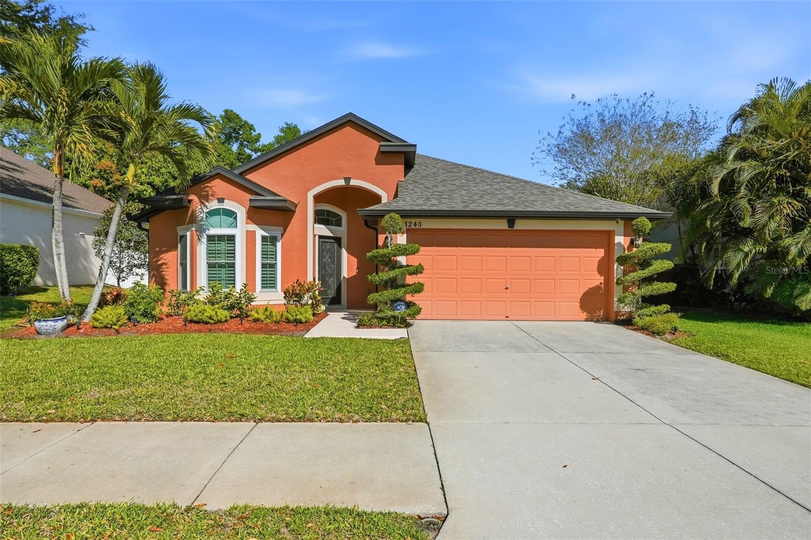 Image 6 of 31 For 1240 Bluffs Circle