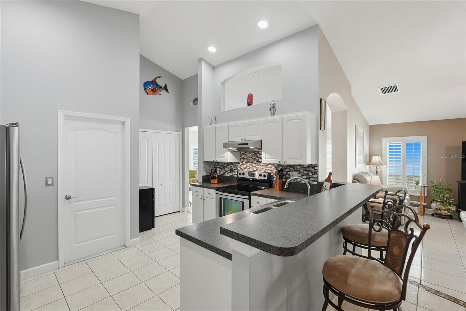 Image 9 of 31 For 1240 Bluffs Circle