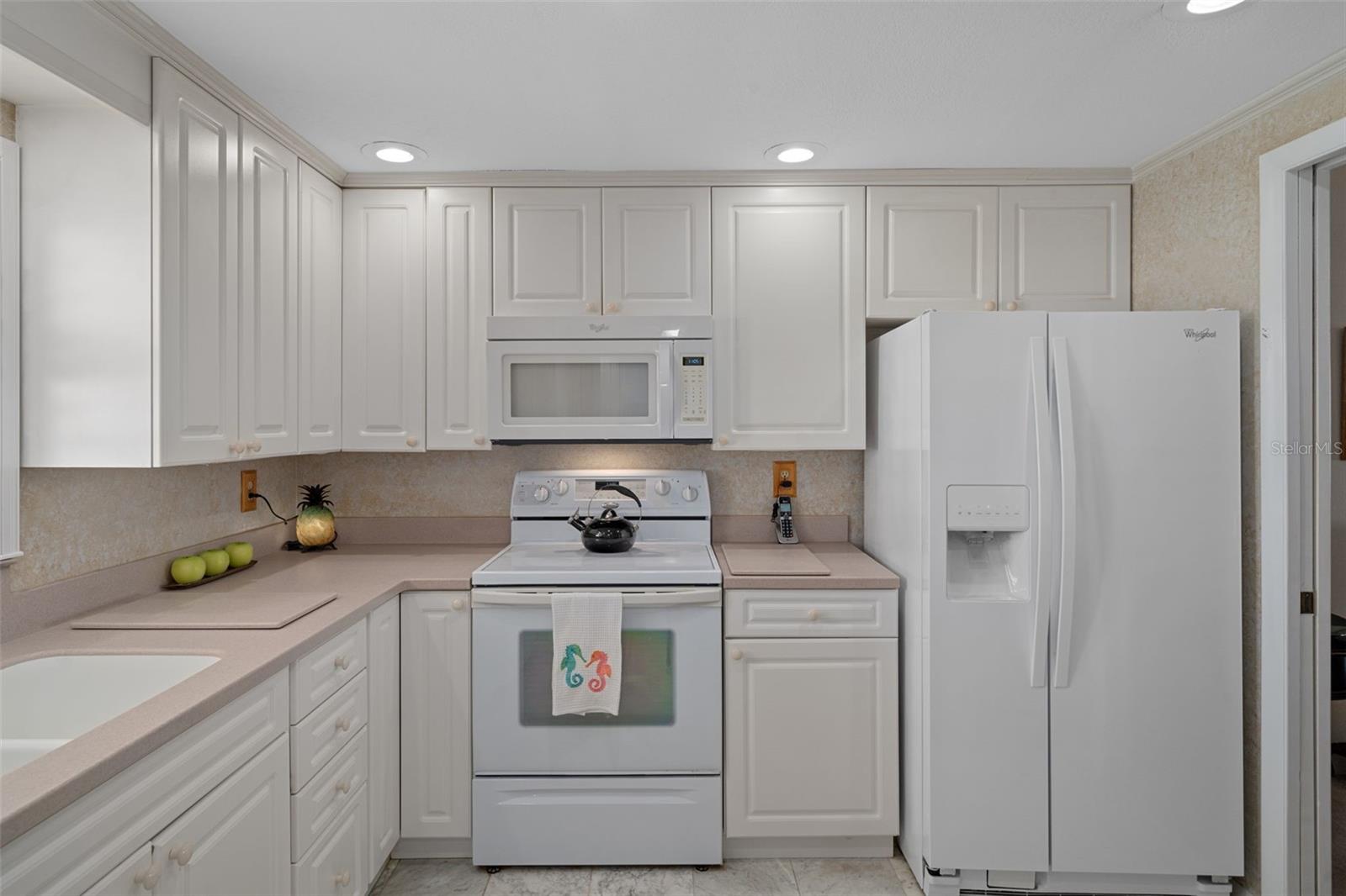 Image 18 of 56 For 1230 Gulf Boulevard 303