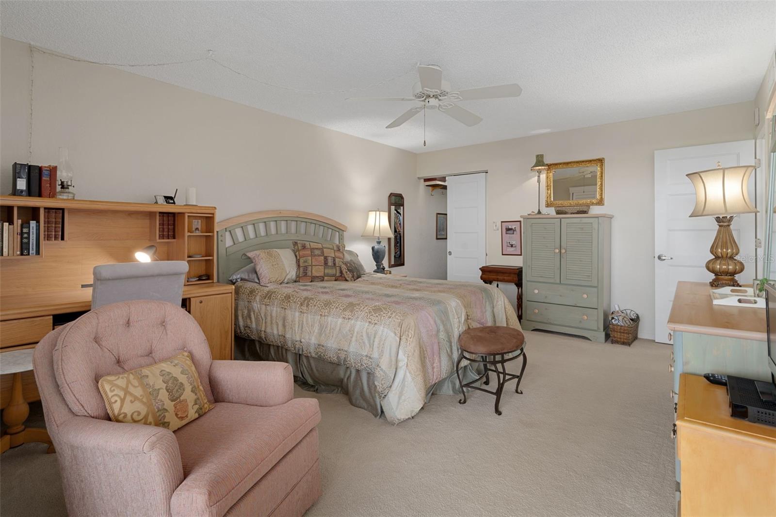 Image 22 of 56 For 1230 Gulf Boulevard 303