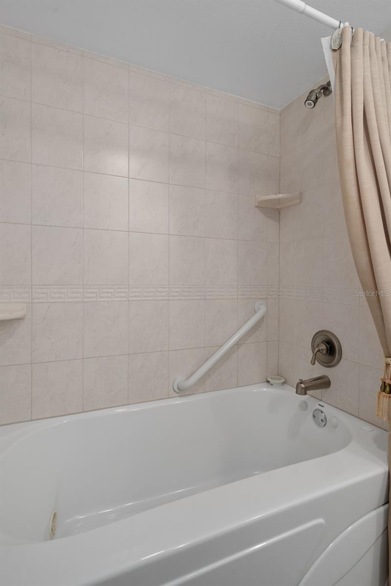 Image 26 of 56 For 1230 Gulf Boulevard 303