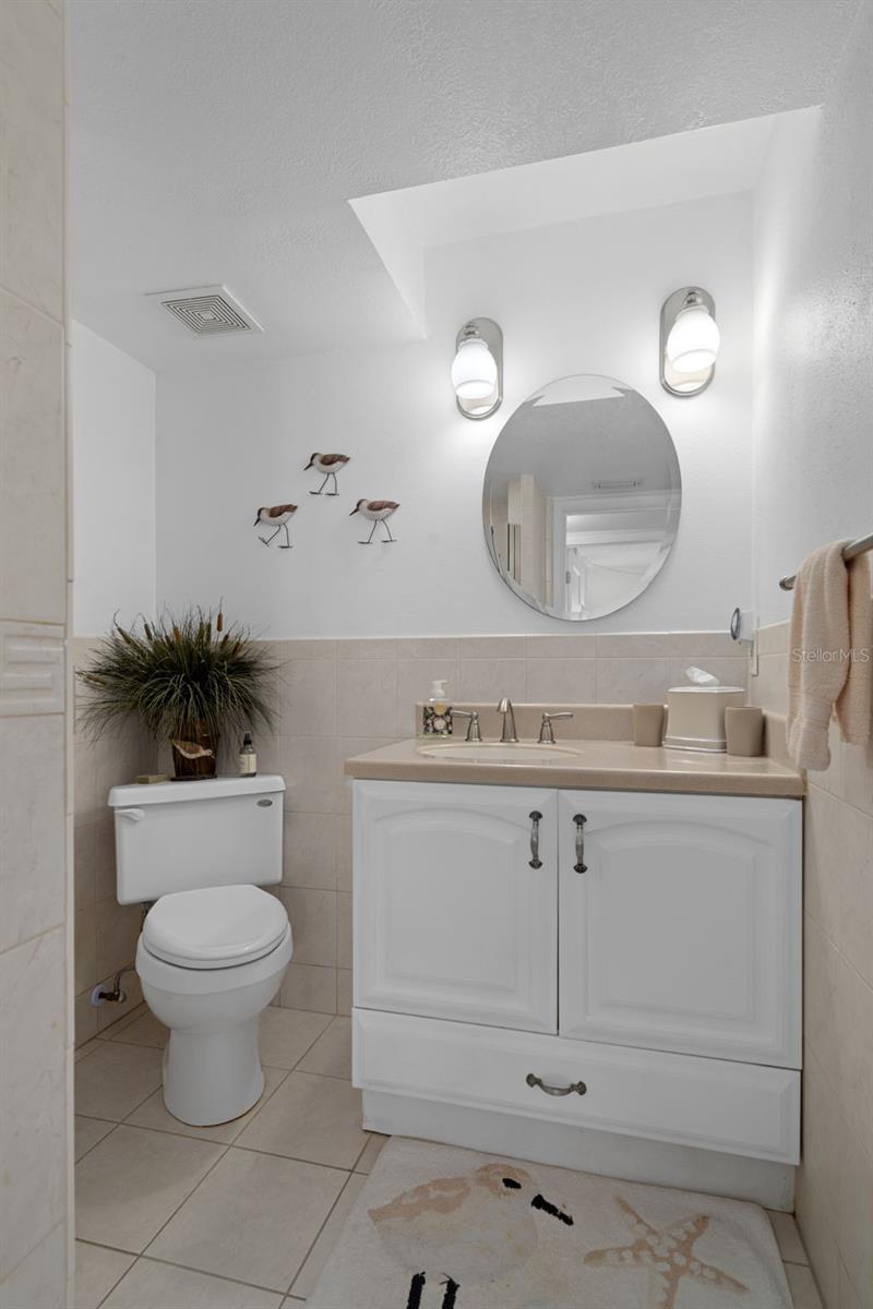 Image 29 of 56 For 1230 Gulf Boulevard 303