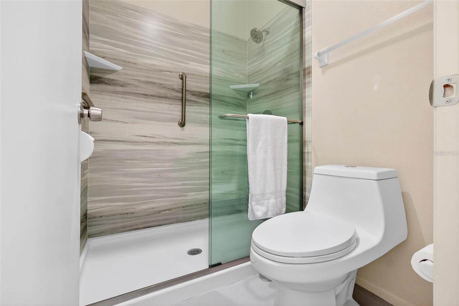 Image 18 of 28 For 4535 Park Lake Terrace S