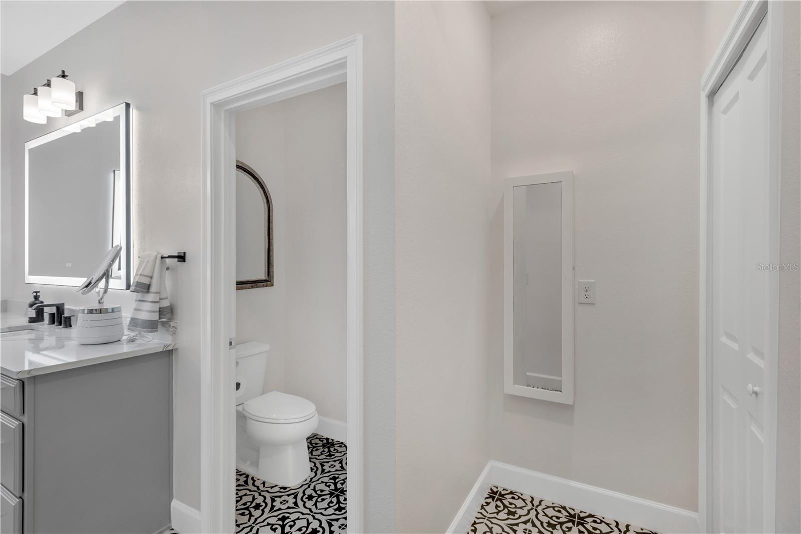 Image 35 of 79 For 315 Blackrock Lane