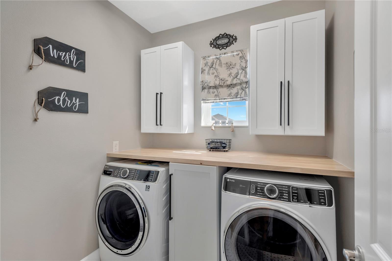 Image 6 of 79 For 315 Blackrock Lane