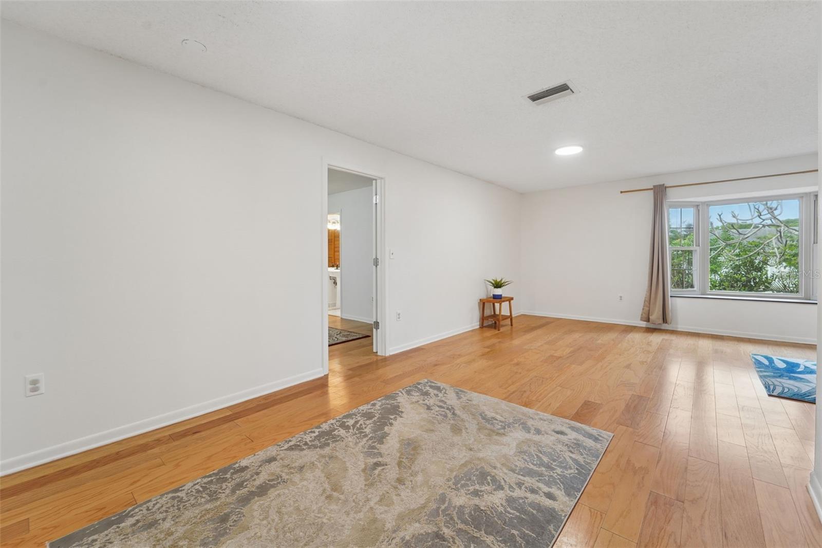 Image 10 of 39 For 2007 Golf View Drive