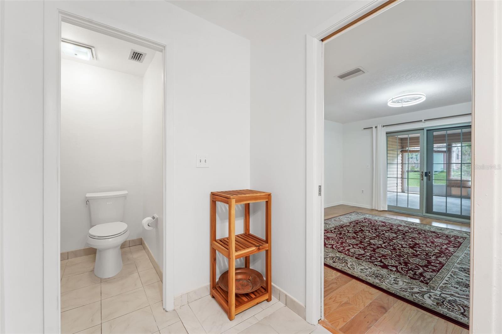 Image 14 of 39 For 2007 Golf View Drive