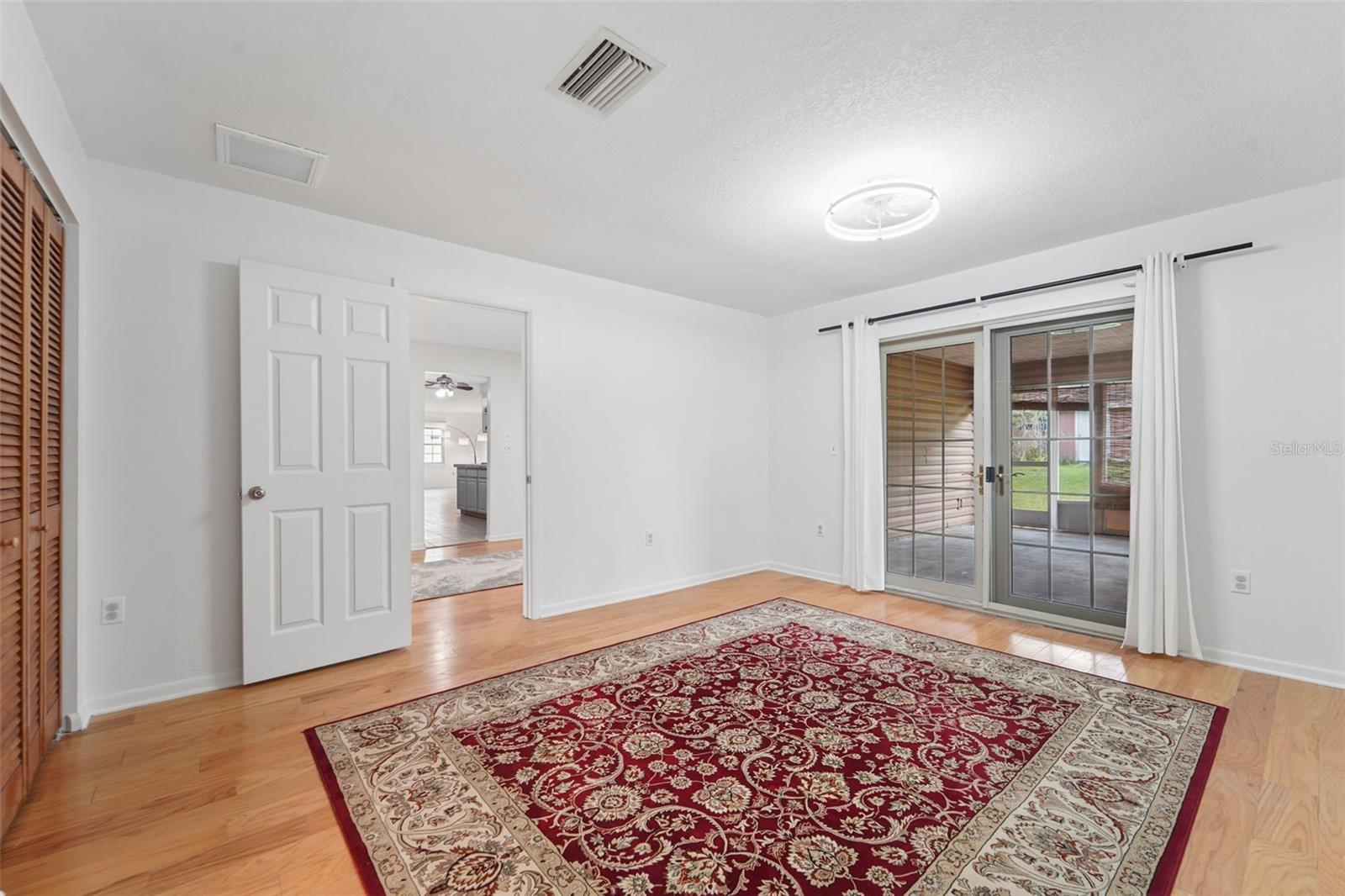 Image 17 of 39 For 2007 Golf View Drive