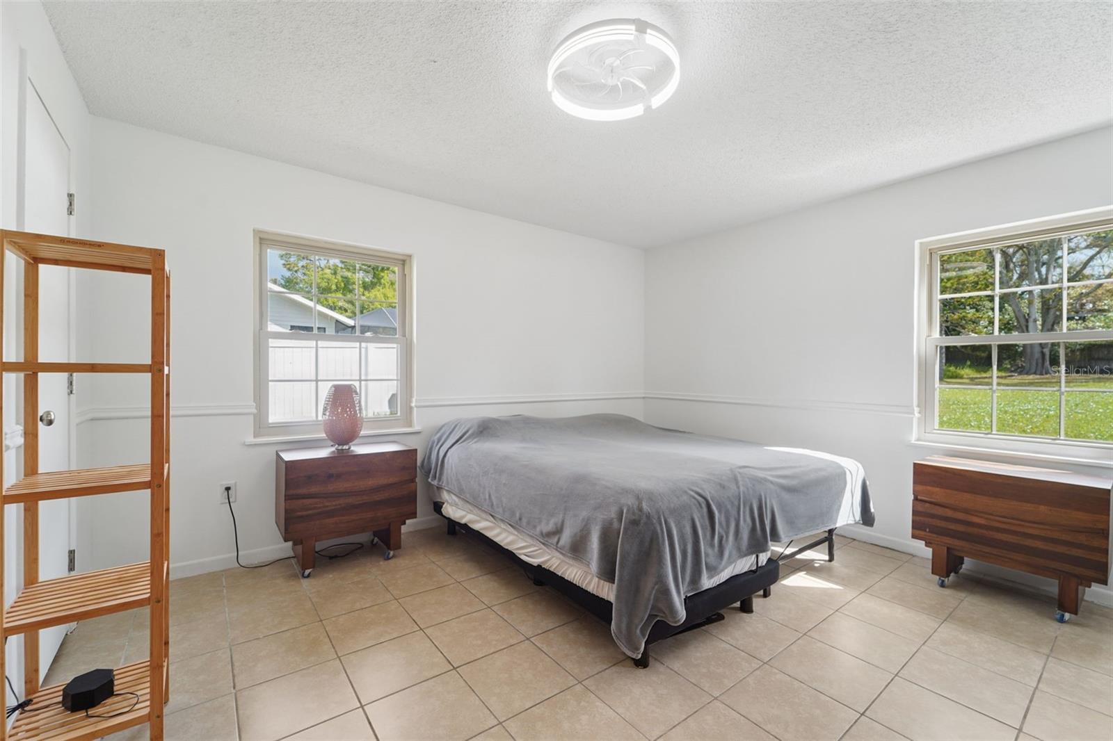 Image 18 of 39 For 2007 Golf View Drive