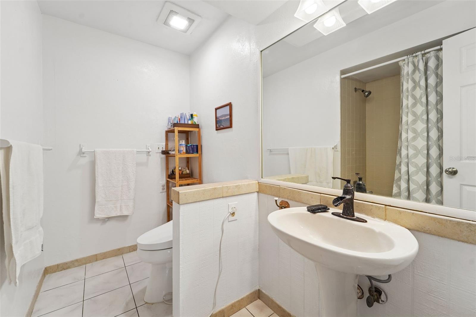 Image 20 of 39 For 2007 Golf View Drive