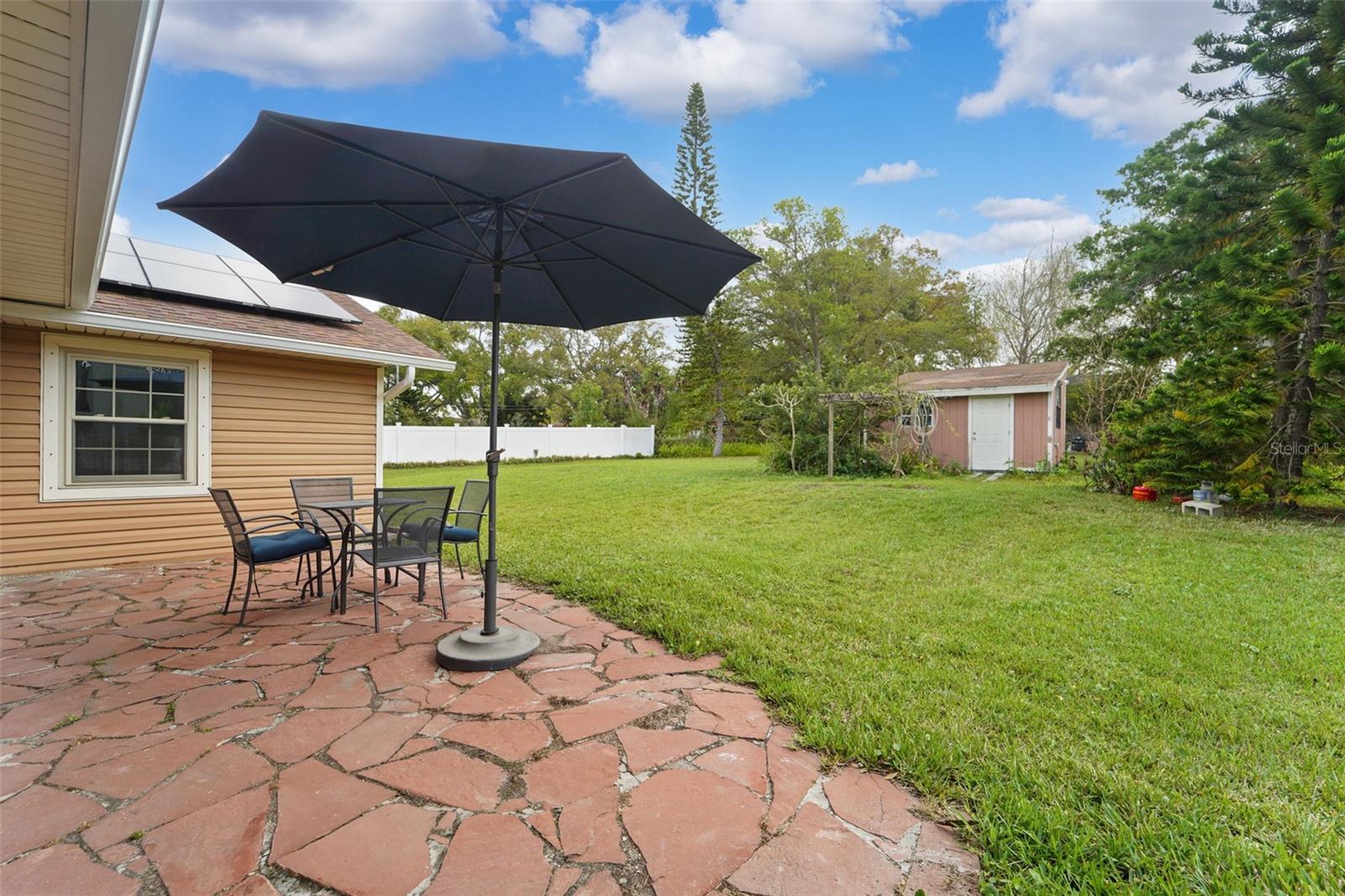 Image 28 of 39 For 2007 Golf View Drive