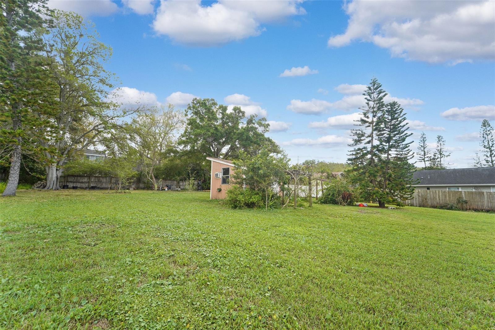 Image 30 of 39 For 2007 Golf View Drive