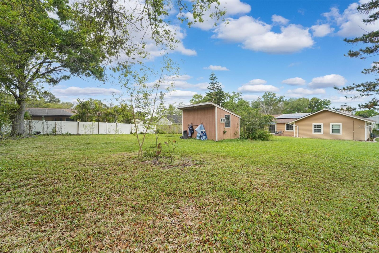 Image 31 of 39 For 2007 Golf View Drive