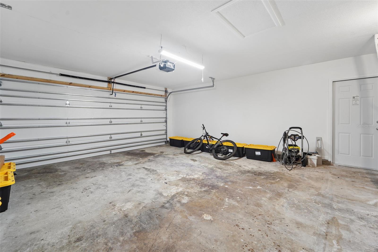 Image 33 of 39 For 2007 Golf View Drive