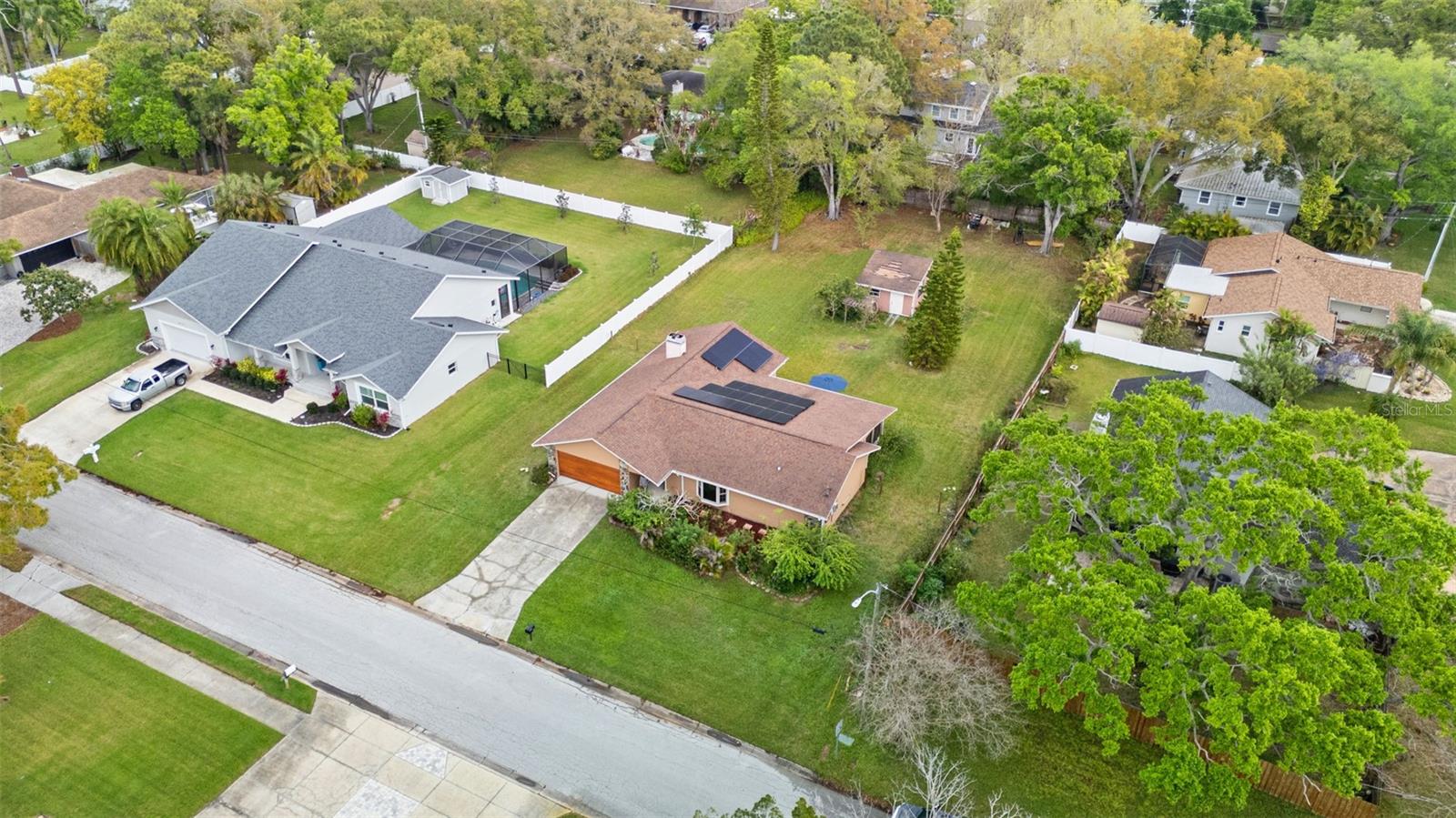 Image 35 of 39 For 2007 Golf View Drive