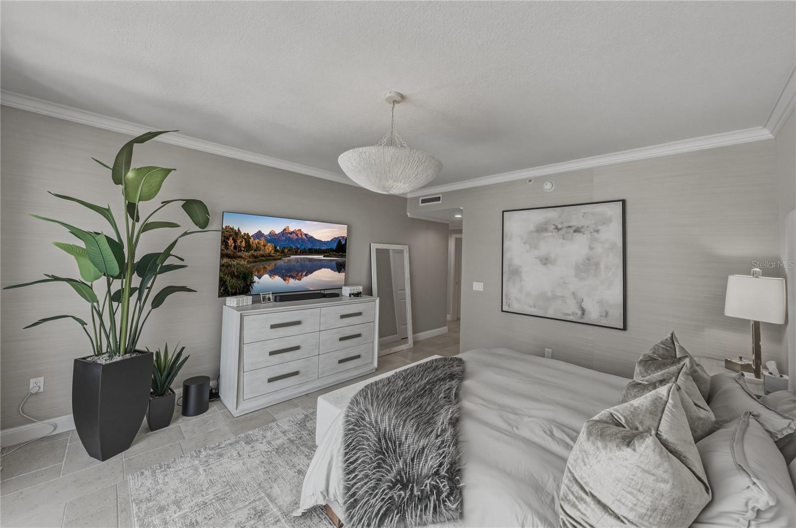 Image 25 of 96 For 450 Knights Run Avenue 902