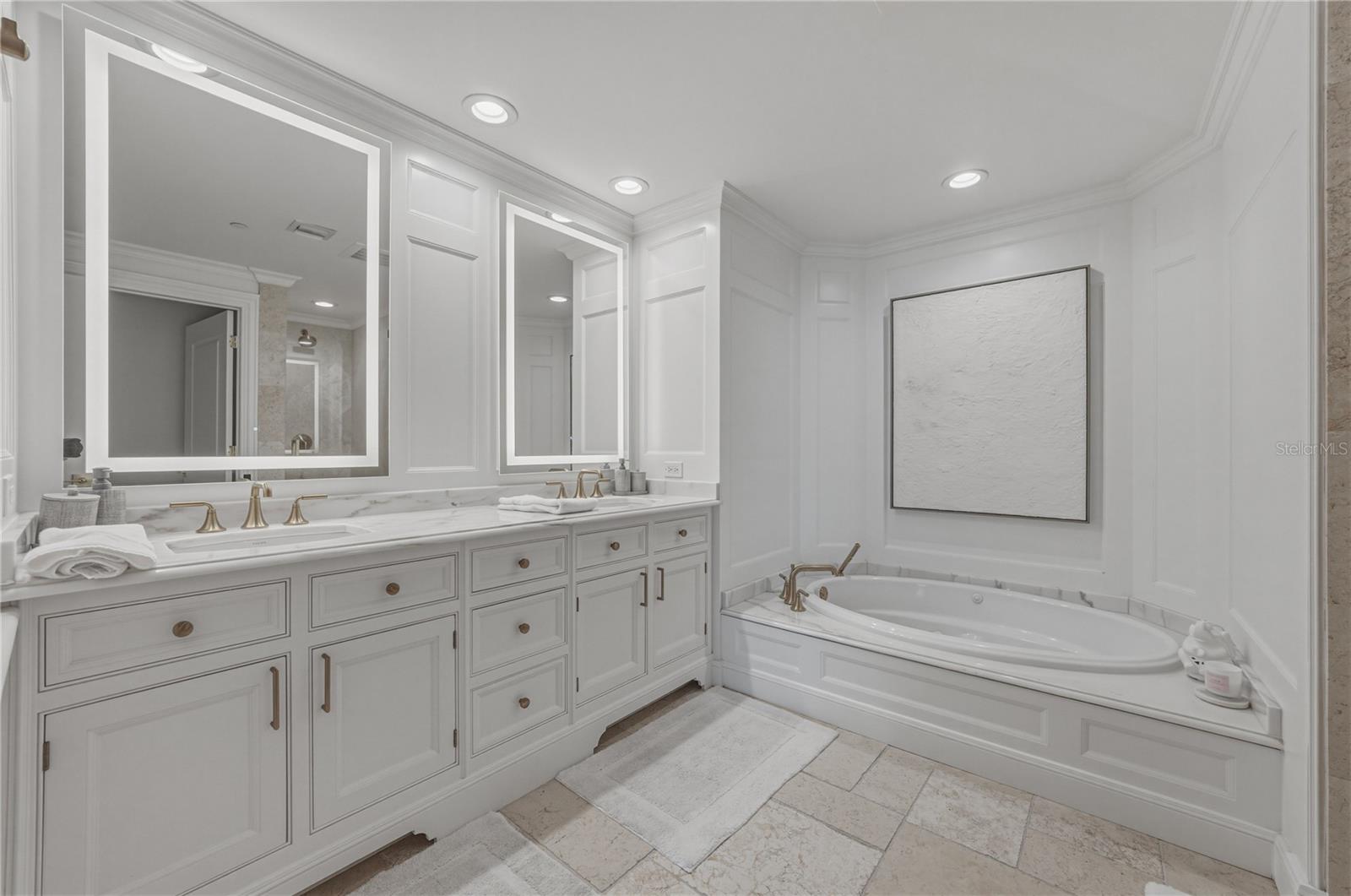 Image 26 of 96 For 450 Knights Run Avenue 902