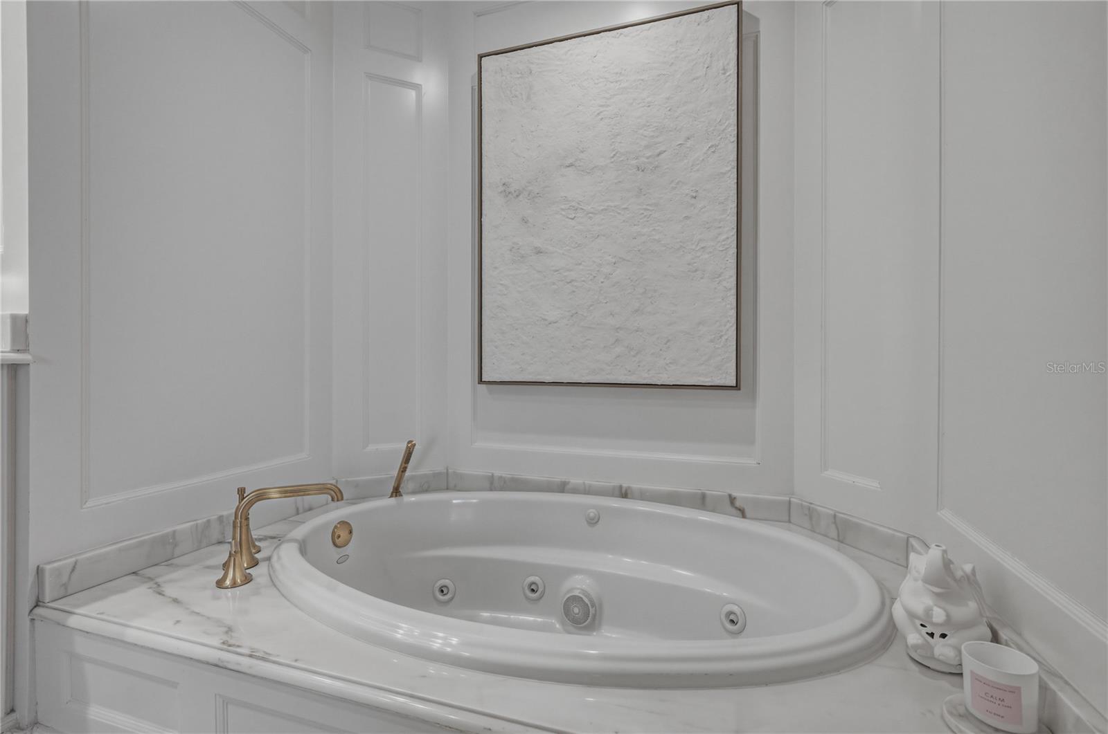 Image 28 of 96 For 450 Knights Run Avenue 902