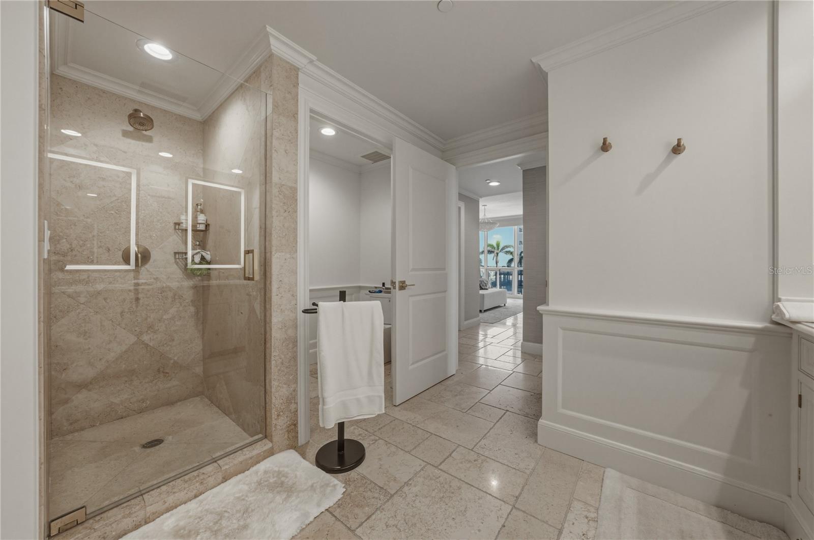 Image 30 of 96 For 450 Knights Run Avenue 902