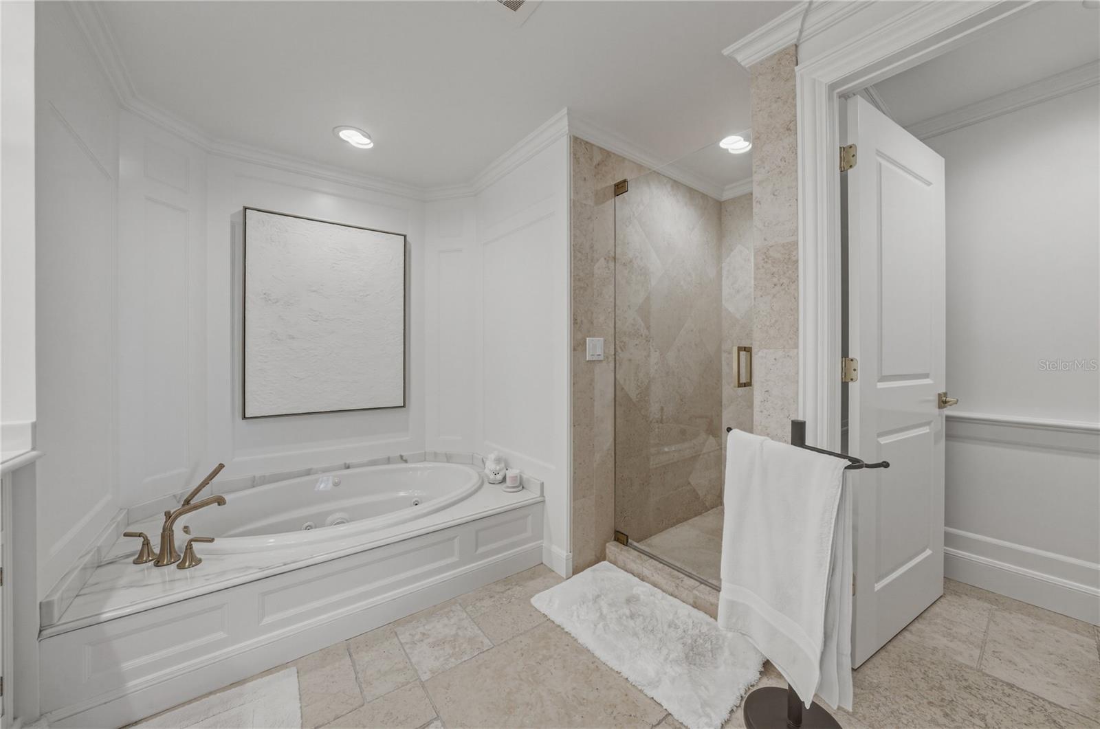 Image 31 of 96 For 450 Knights Run Avenue 902