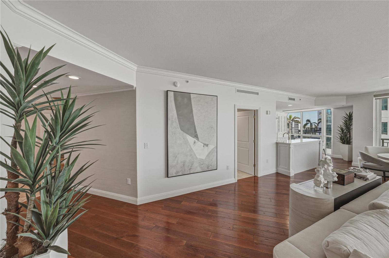 Image 33 of 96 For 450 Knights Run Avenue 902