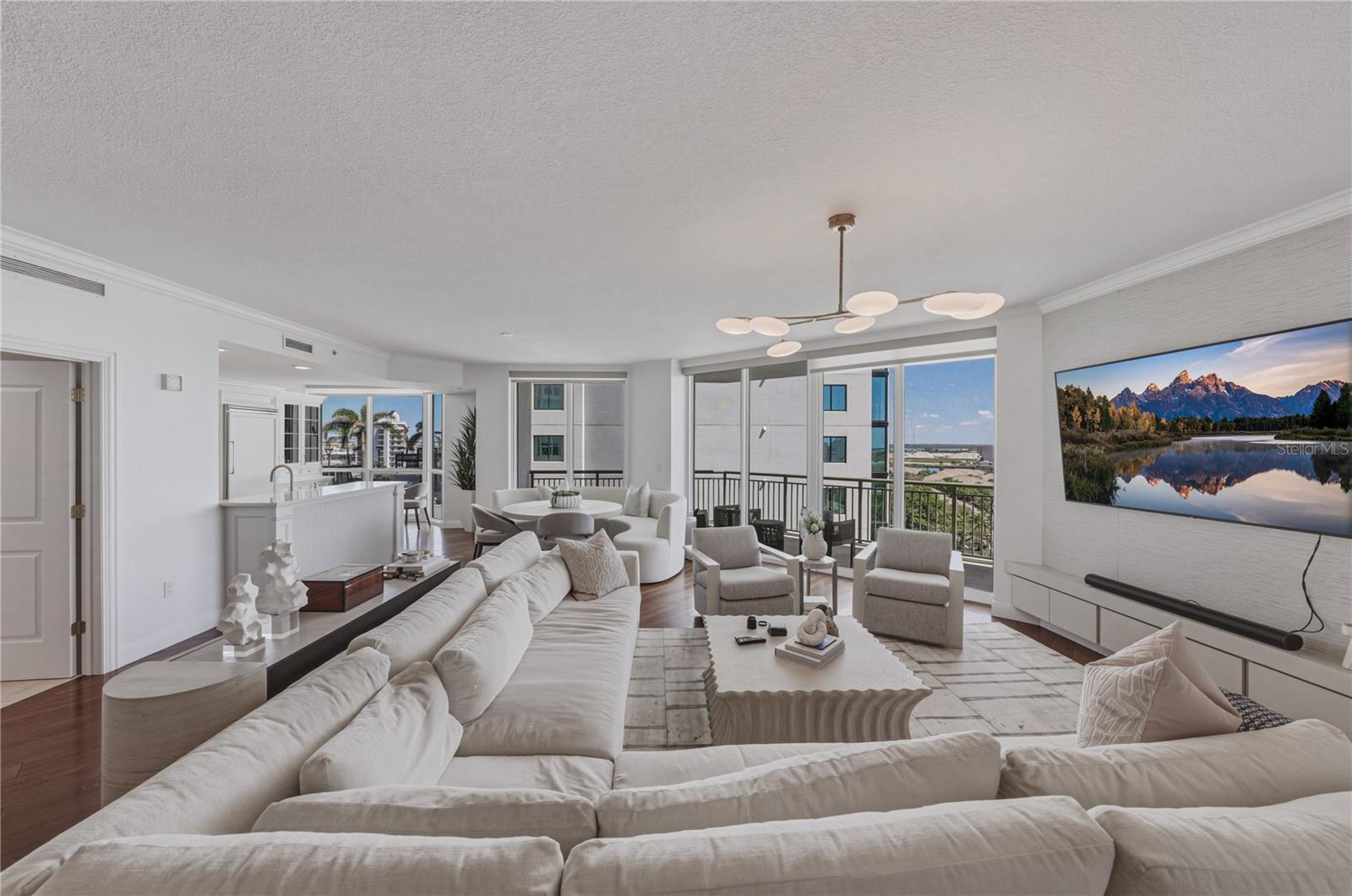 Image 34 of 96 For 450 Knights Run Avenue 902