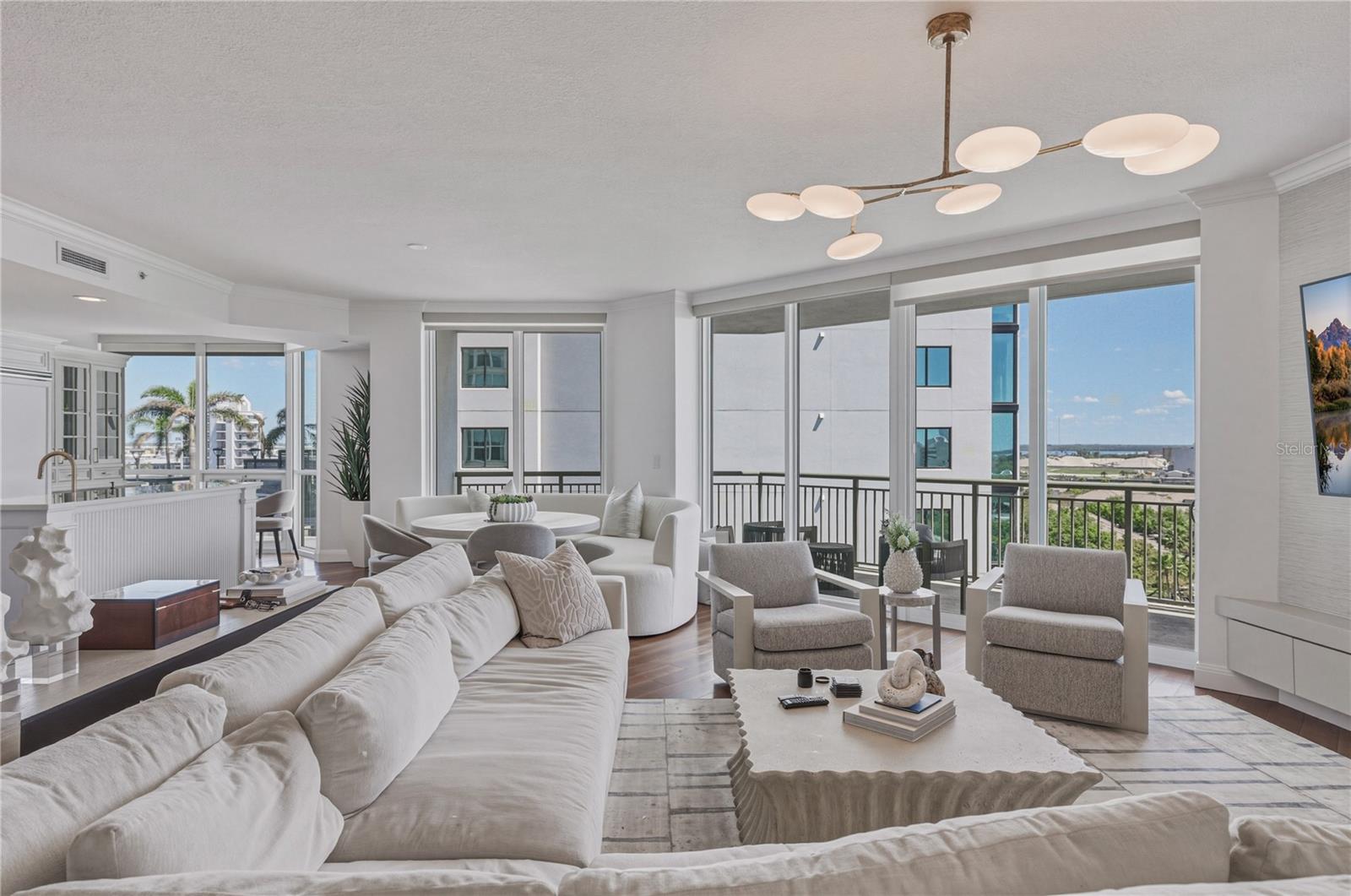 Image 35 of 96 For 450 Knights Run Avenue 902