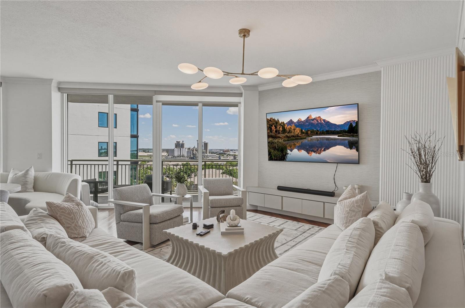 Image 36 of 96 For 450 Knights Run Avenue 902