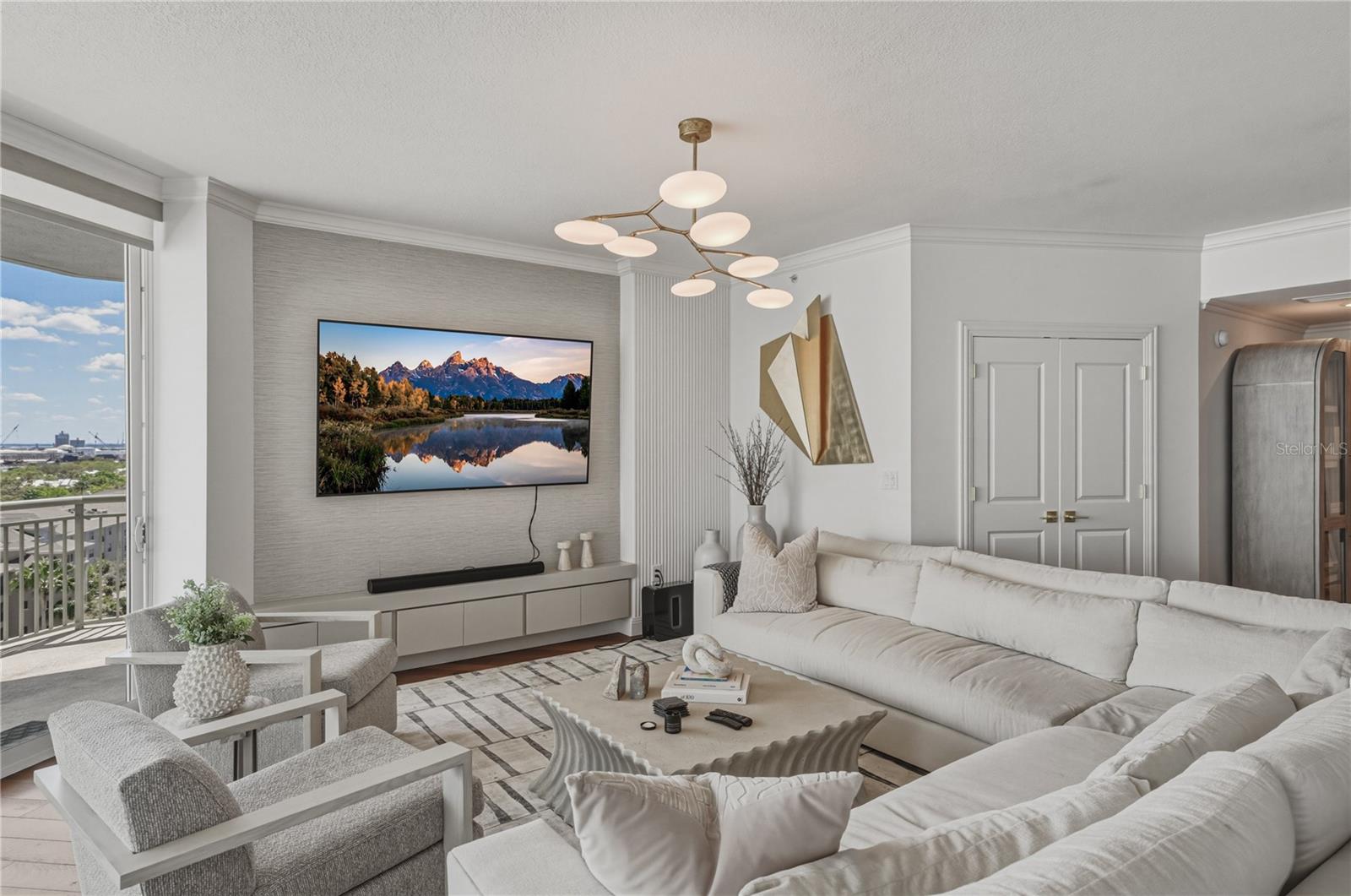 Image 38 of 96 For 450 Knights Run Avenue 902