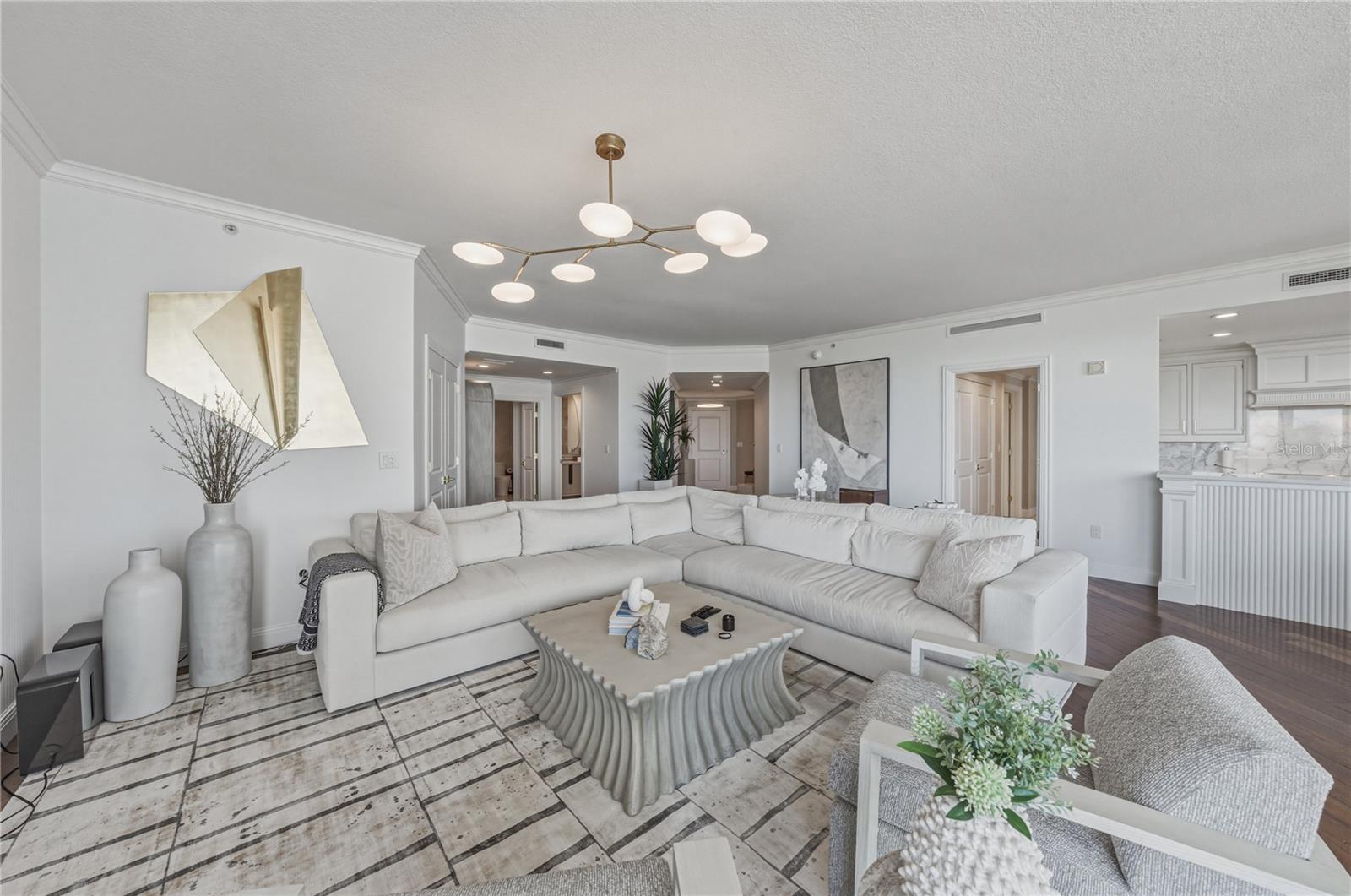 Image 40 of 96 For 450 Knights Run Avenue 902