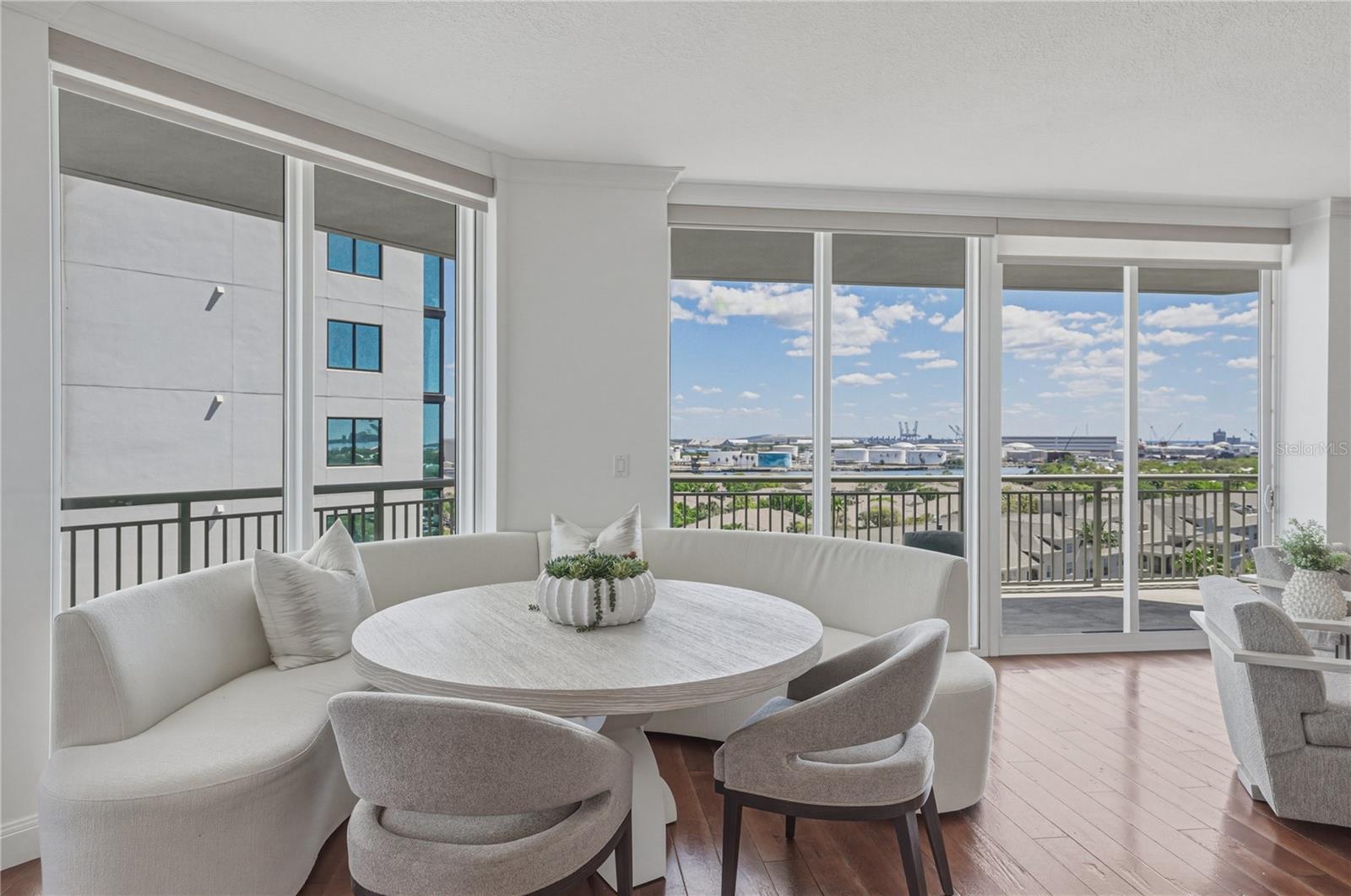 Image 45 of 96 For 450 Knights Run Avenue 902